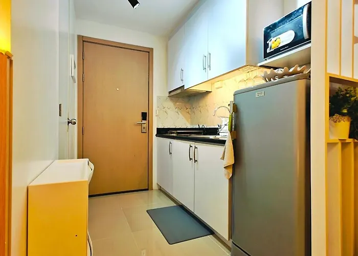Cozy Modern 1br Light Residences With 55 Inches 4k Tv Apartment